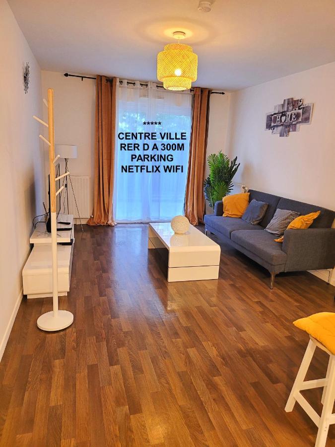 III Appart 2 Pieces, Neuf 200 M De Gare Parking Netflix Evry Courcouronnes エクステリア 写真